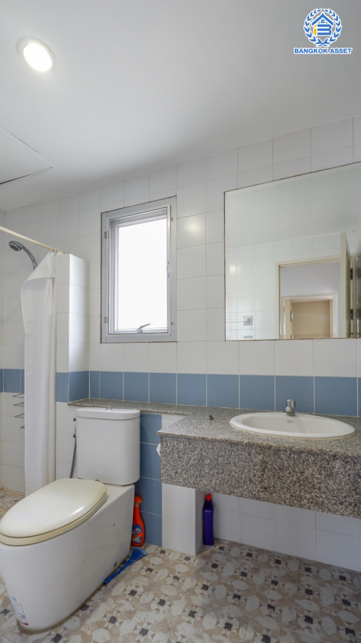 ทาวน์เฮ้าส์มือสองนนทบุรี 3 ชั้นทำเลโซนเมือง! ม.ศุภาลัยวิลล์ รัตนาธิเบศร์18 หลังมุม เนื้อที่ 25.8 ตร.ว. ฟังก์ชันครบ 3 ห้องนอน 3 ห้องน้ำ 1 ที่จอดรถ บนสุดยอดทำเล! เข้า-ออกได้ทั้ง ถ.รัตนาธิเบศร์ ถ.ติวานนท์ และสนามบินน้ำ ใกล้ทางด่วน "งามวงศ์วาน" และติดรถไฟฟ้า "สถานีศูนย์ราชการนนทบุรี"